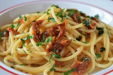 Spaghetti con il capuliatu ricetta della Tenuta Iemolo